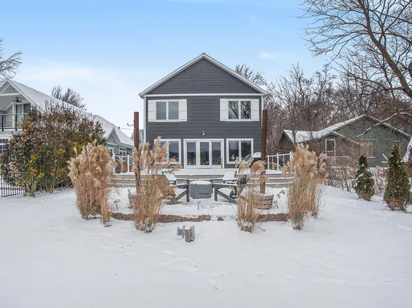 447 Lakeshore Blvd, Norton Shores, MI 49444