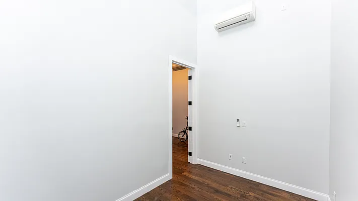 Rented by Nooklyn NYC LLC | media 34