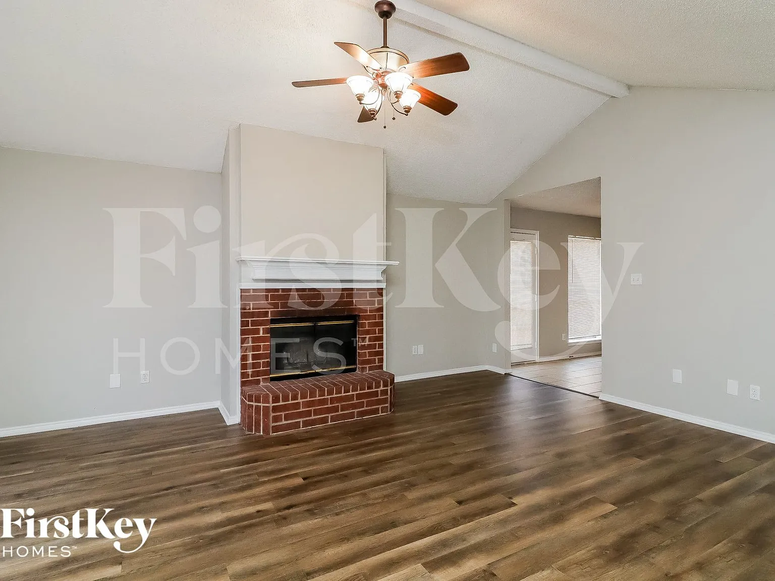 3 bed, 2.0 bath, 1432 sqft, $2,045 — Photo 4