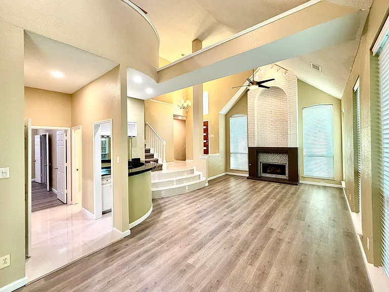 1410 Indian Lake Trl — Photo 2