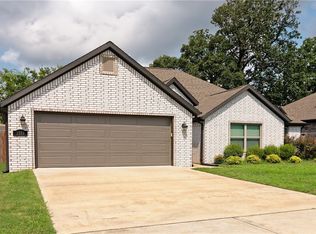 3318 Barbara Bird St, Springdale, AR 72764