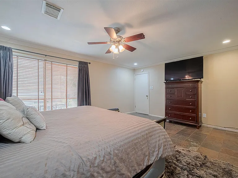 12231 Carriage Hill Dr — Photo 21