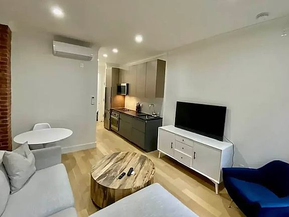 2nd image of 153 Ludlow St APT 5