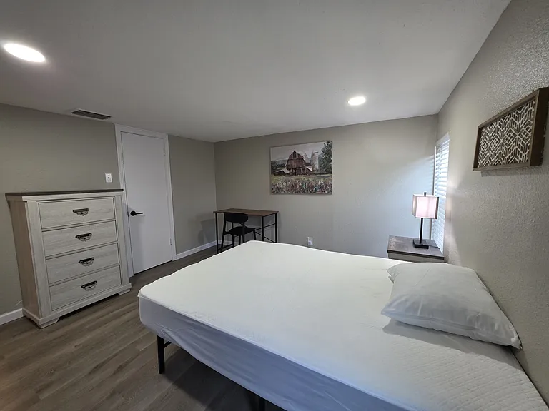325 S Saunders St #1 — Photo 16