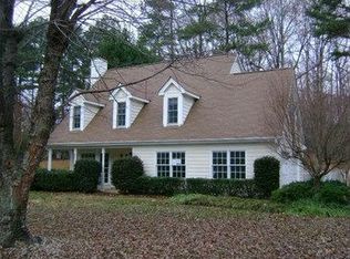 761 Forest Park Ln, Suwanee, GA
