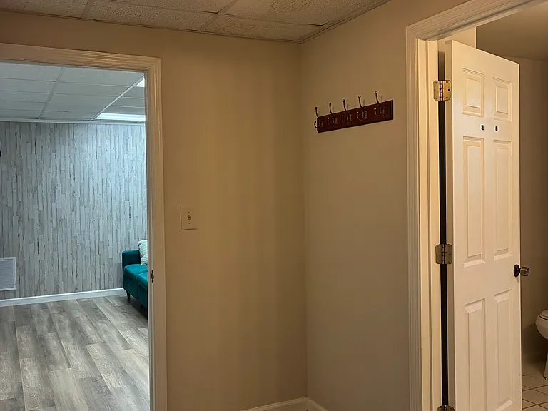 140 Riverdale Dr #B — Photo 11