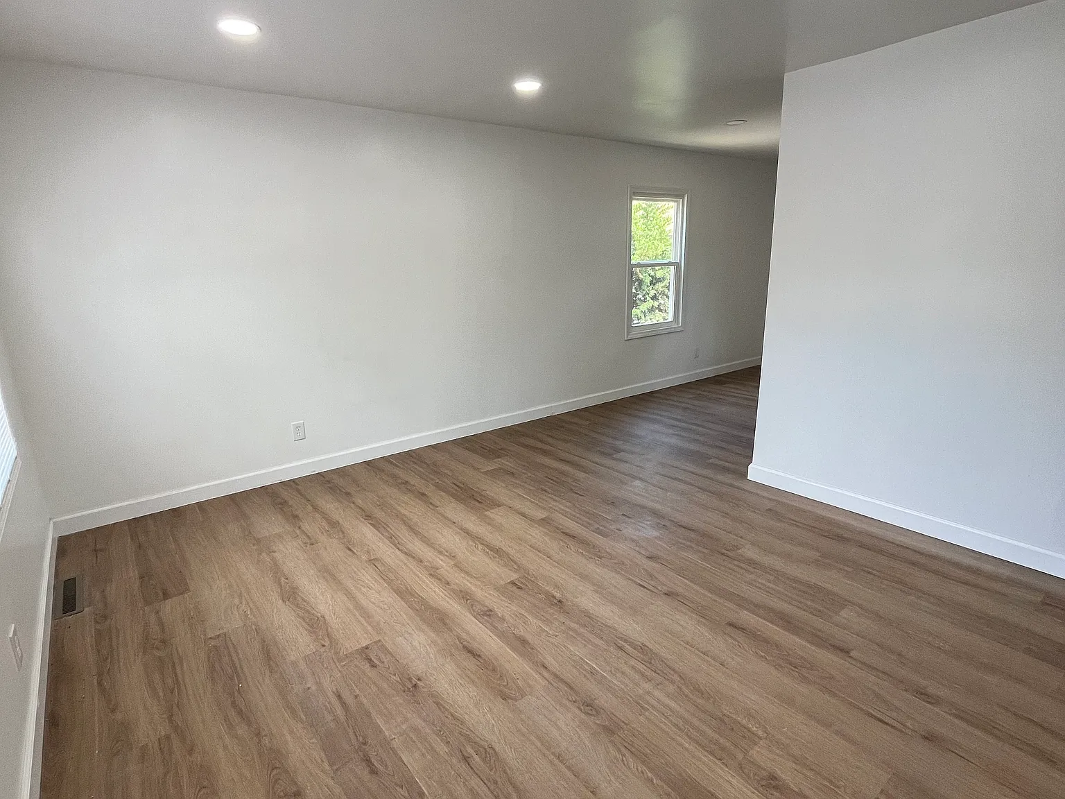 3 bed, 1500 sqft, $1,500 — Photo 4