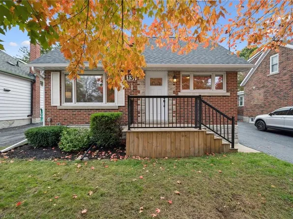 131 Roger St, Waterloo, ON N2J 1A7