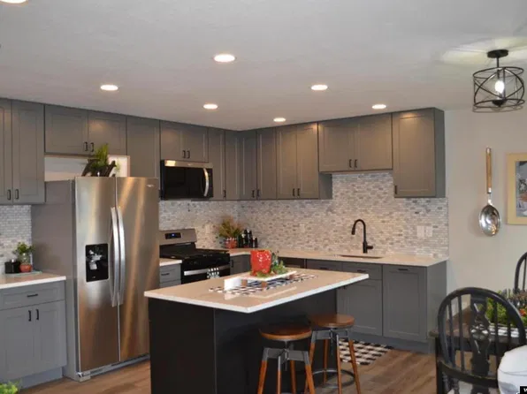 217 E St N, Lyman, WY 82937