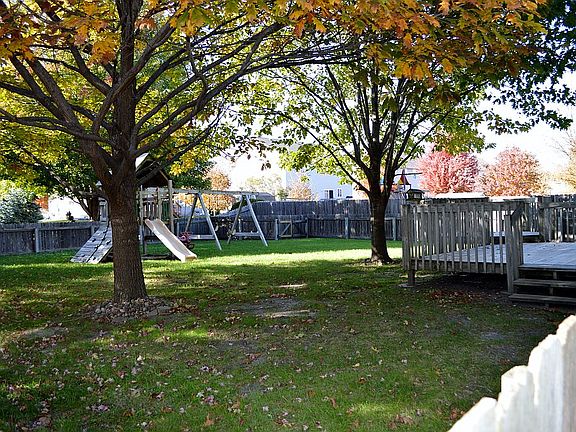 2nd image of 1918 NW School St