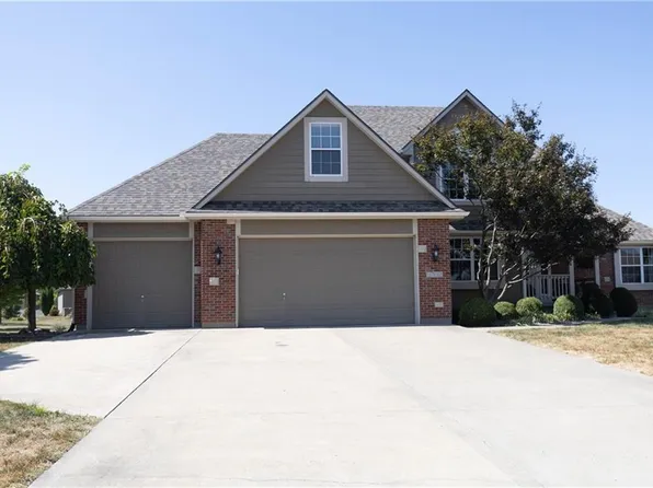 1702 SW Red Fox Cir, Oak Grove, MO 64075
