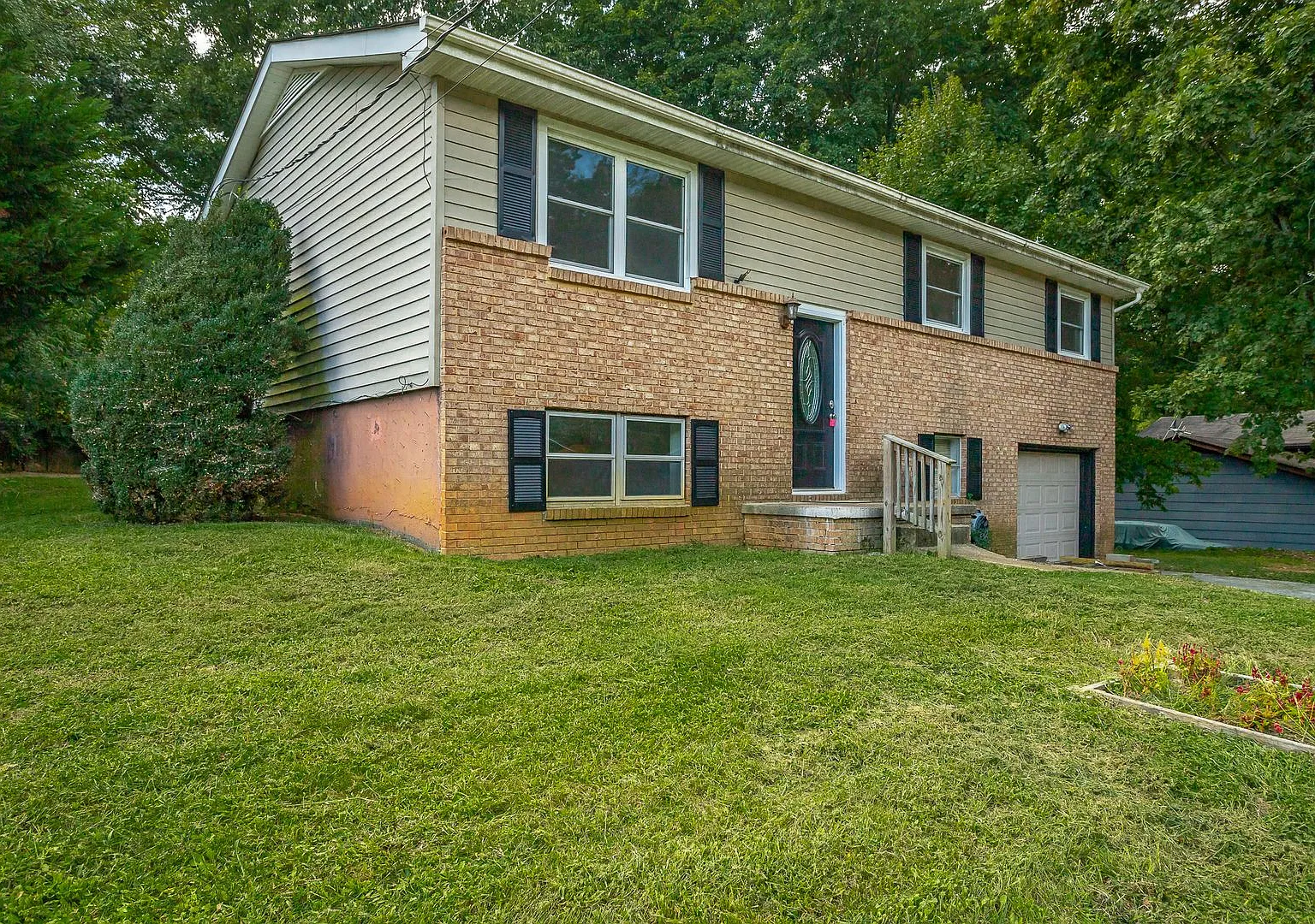 House In Hixson — Photo 3