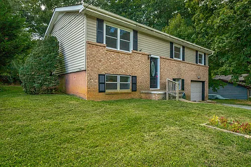 1364 Meadowood Dr Photo 1