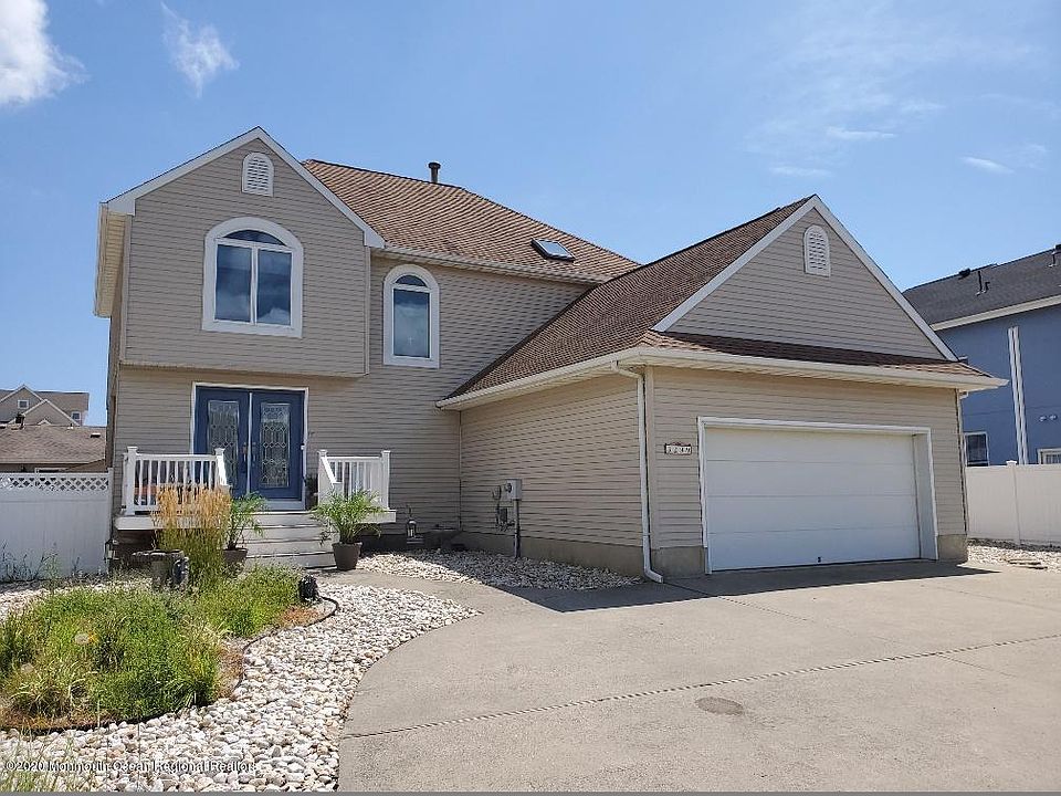1st image of 3299 Churchill Dr