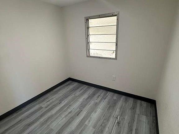 5th image of 102 Amber AVE