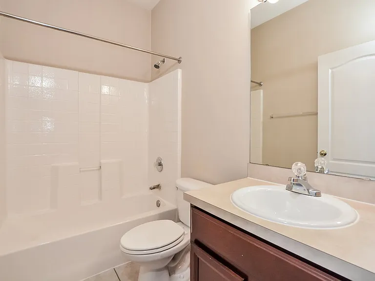 1814 Madison Ivy Cir — Photo 15
