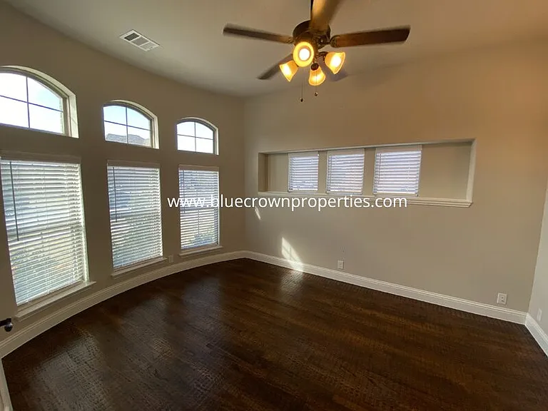 5211 Pentridge Dr — Photo 2