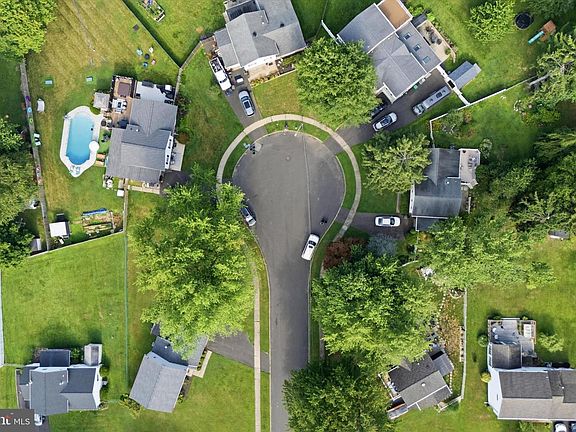 3rd image of 450 Coldspring Rd