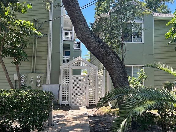 3rd image of 607 S Albany Ave APT 2