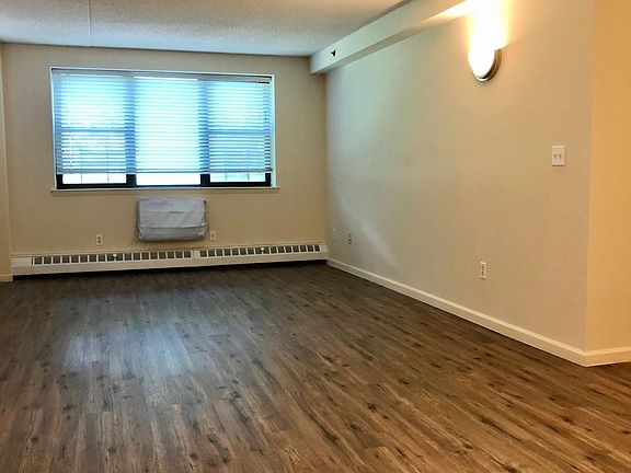 4th image of 1159 Yonkers Ave APT 1J
