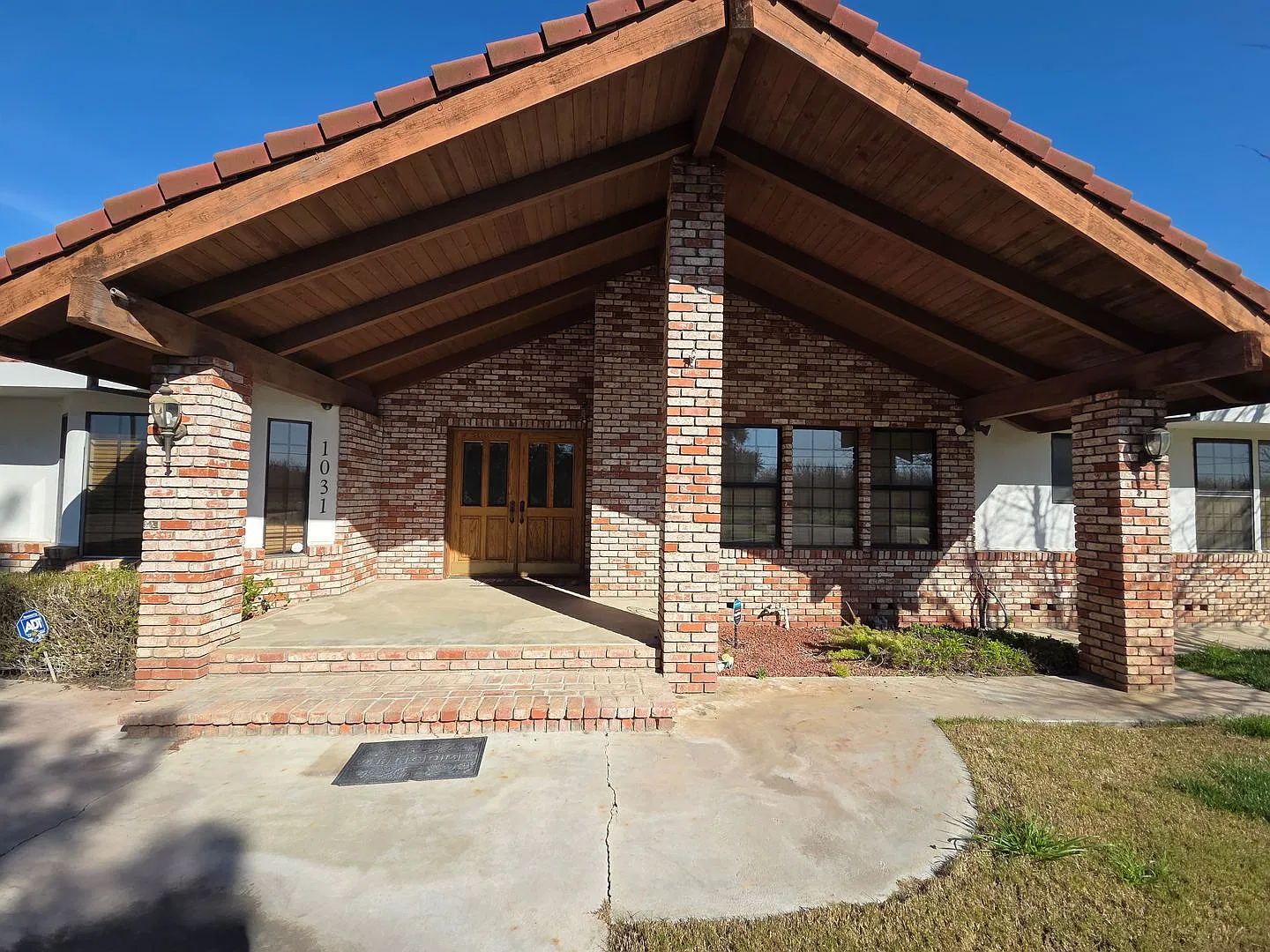 Gorgous 3 Bedroom 2/5 Bath Country Home — Photo 3