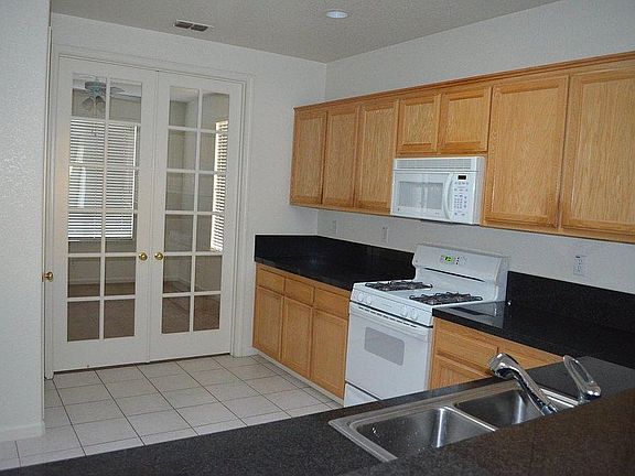 2nd image of 111 Entrada Cir
