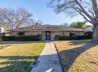 930 Clint Smith Dr, Duncanville, TX 75137