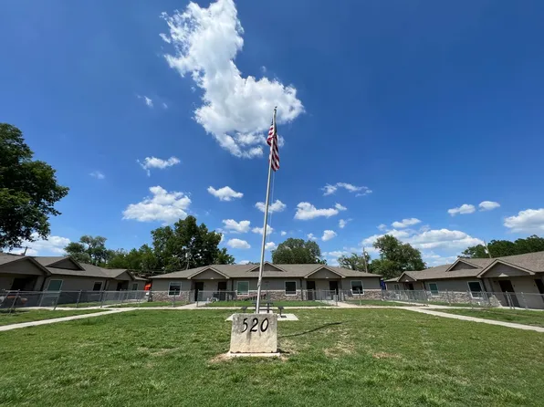 520 W. 11th, 520 W 11th St APT A3, Junction City, KS 66441