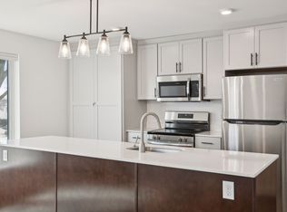633 Van Buren St NE #105, Minneapolis, MN 55413