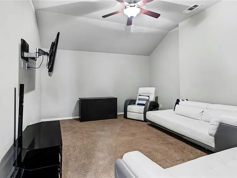 3418 Castleton Dr — Photo 24