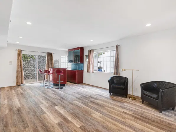 11436 Dona Evita Dr, Studio City, CA 91604