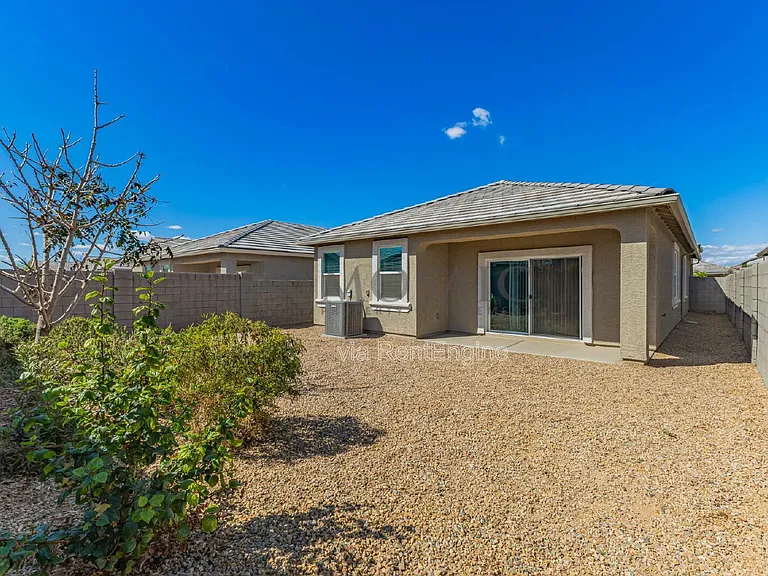 35349 W San Alvarez Ave — Photo 32