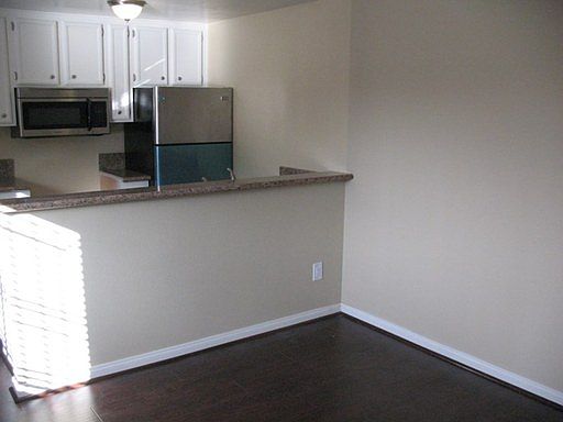 2nd image of 4638 Kensington Dr Unit 2