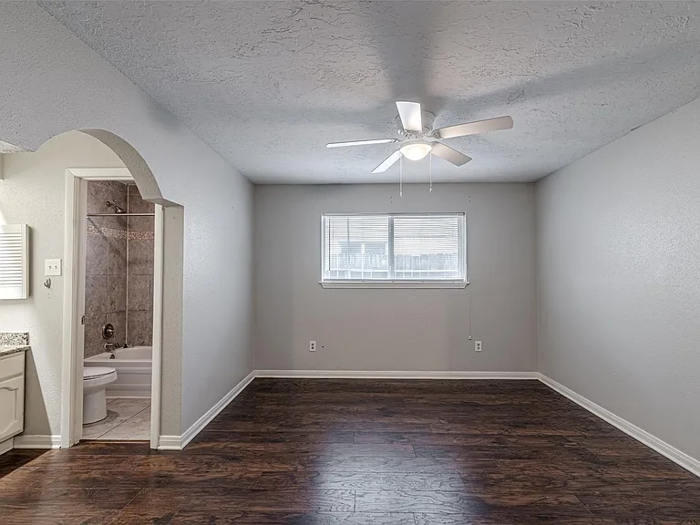 9702 Birsay St — Photo 11