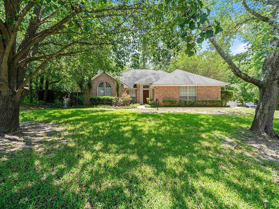 1st image of 13931 Redwood Cir