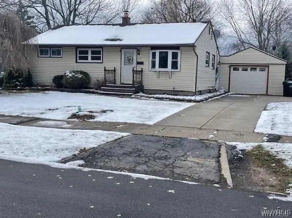 52 Clark St, Tonawanda, NY 14150