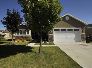 836 W Saddle Dr, Oakley, UT 84055