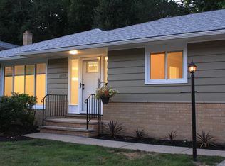 6597 Vallevista Dr, Mayfield Heights, OH 44124