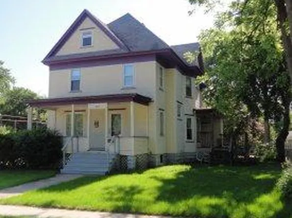 427 N 11th St, Rochelle, IL 61068