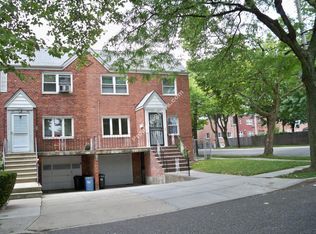 5304 208th St, Bayside, NY 11364