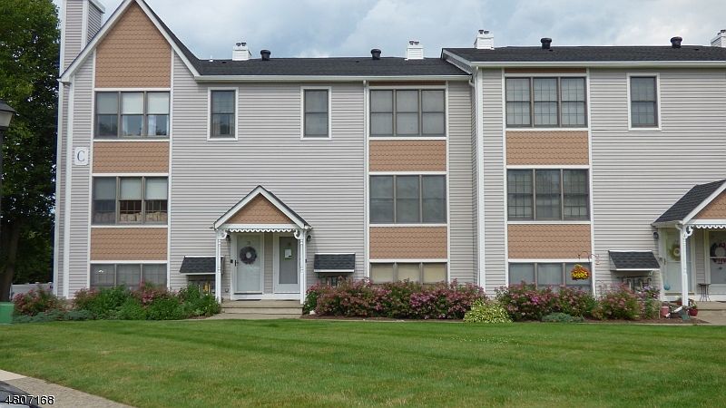 1st image of 76 Heritage Ln