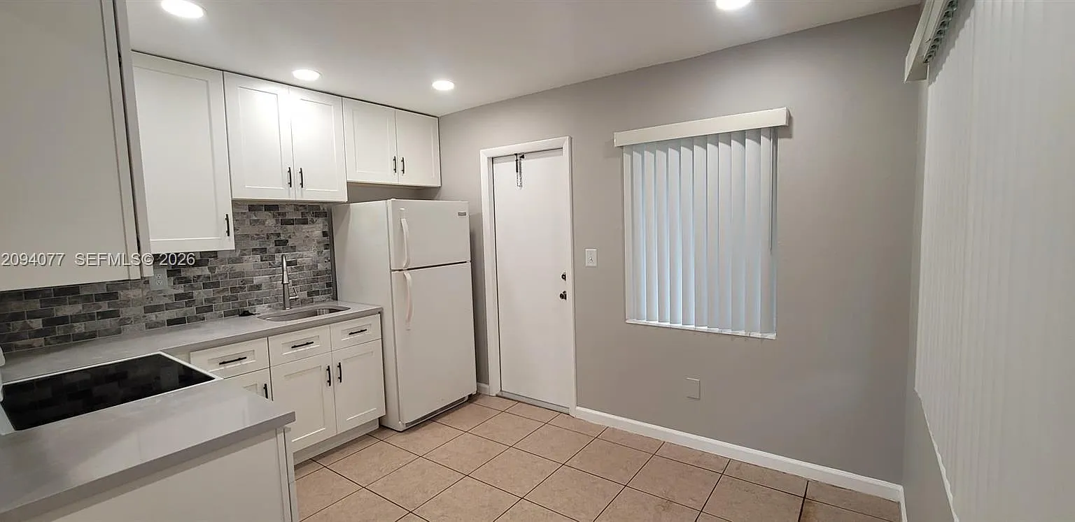 Hollywood Terrace Amen Pl — Photo 2