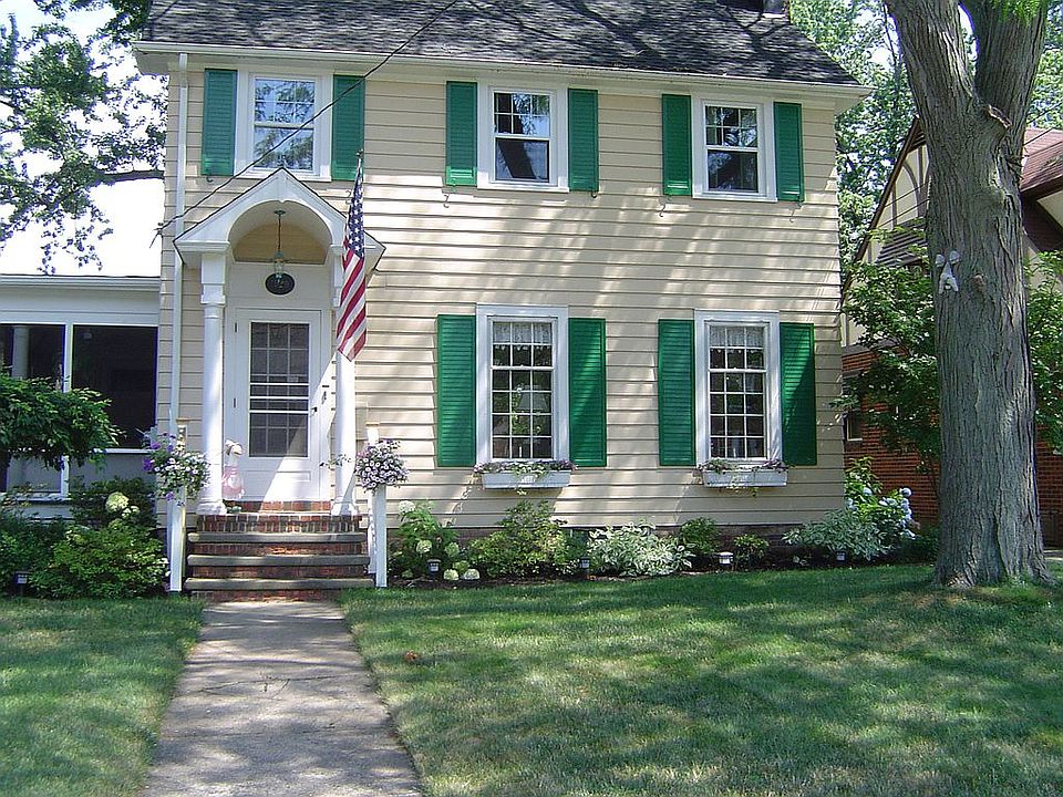 26758 Russell Rd. Bay Villag