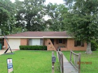 102 Pinewood Dr, Silsbee, TX 77656