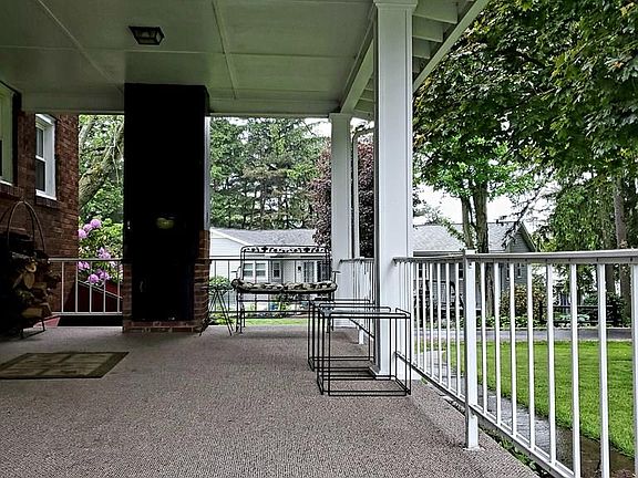 2nd image of 5 Fairlawn Dr