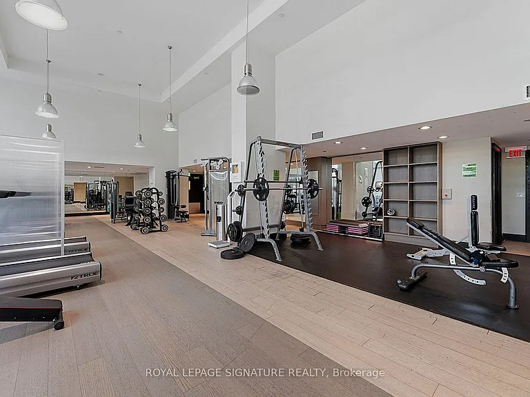 438 King St W #1417 — Photo 26