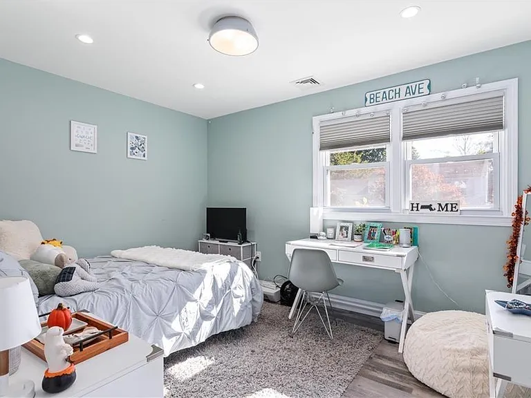 4 James St #1 — Photo 8