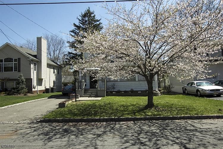 1st image of 9 Dougal Ave
