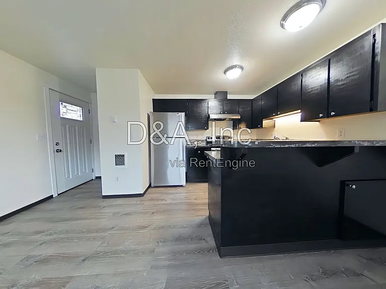 1969 NW Grant Ave #4 — Photo 2