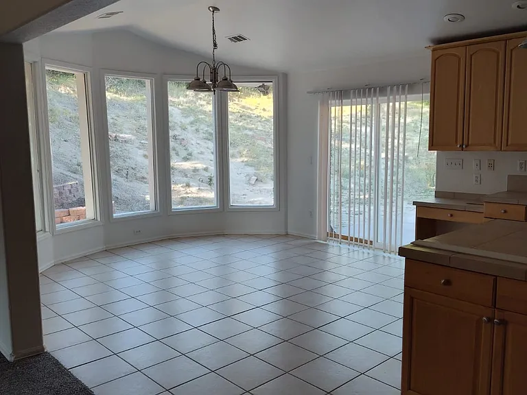 KITCHEN EATING AREA
